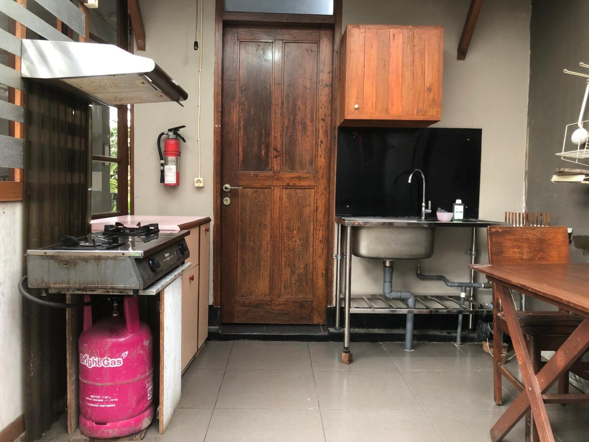 De Riau Guesthouse Bandung Exterior foto