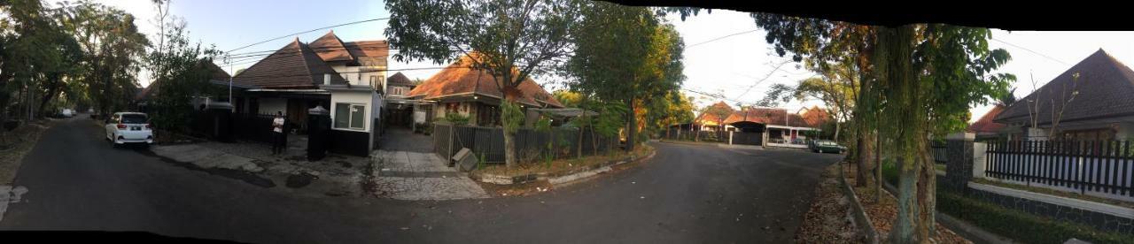 De Riau Guesthouse Bandung Exterior foto